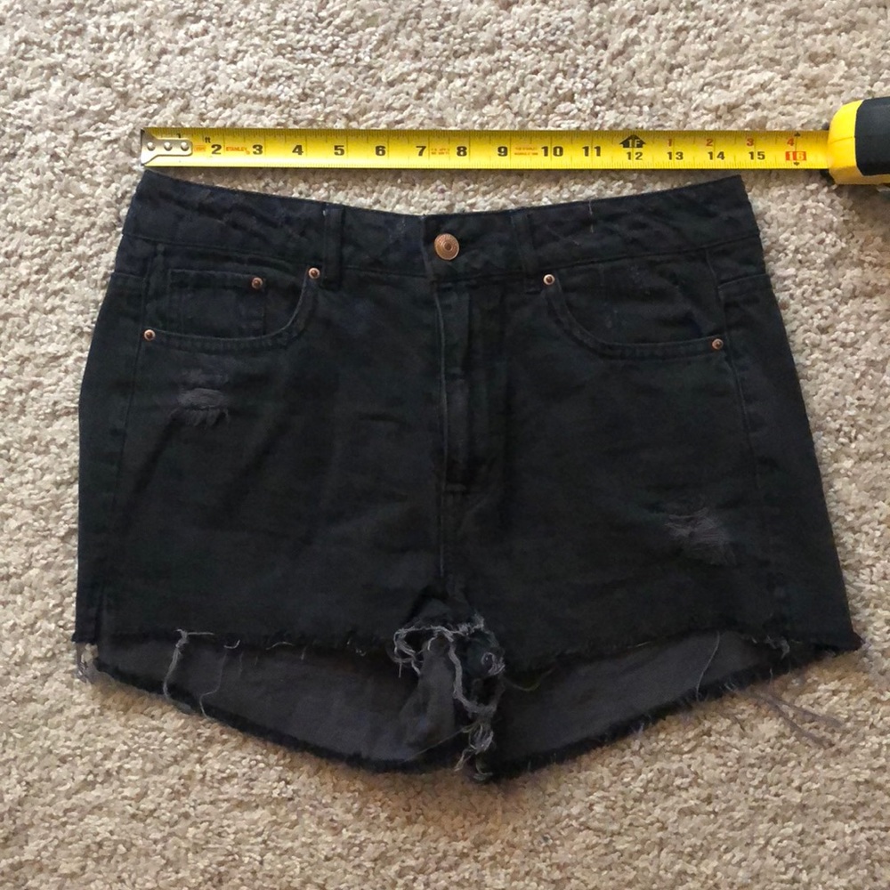 H&M black shorts